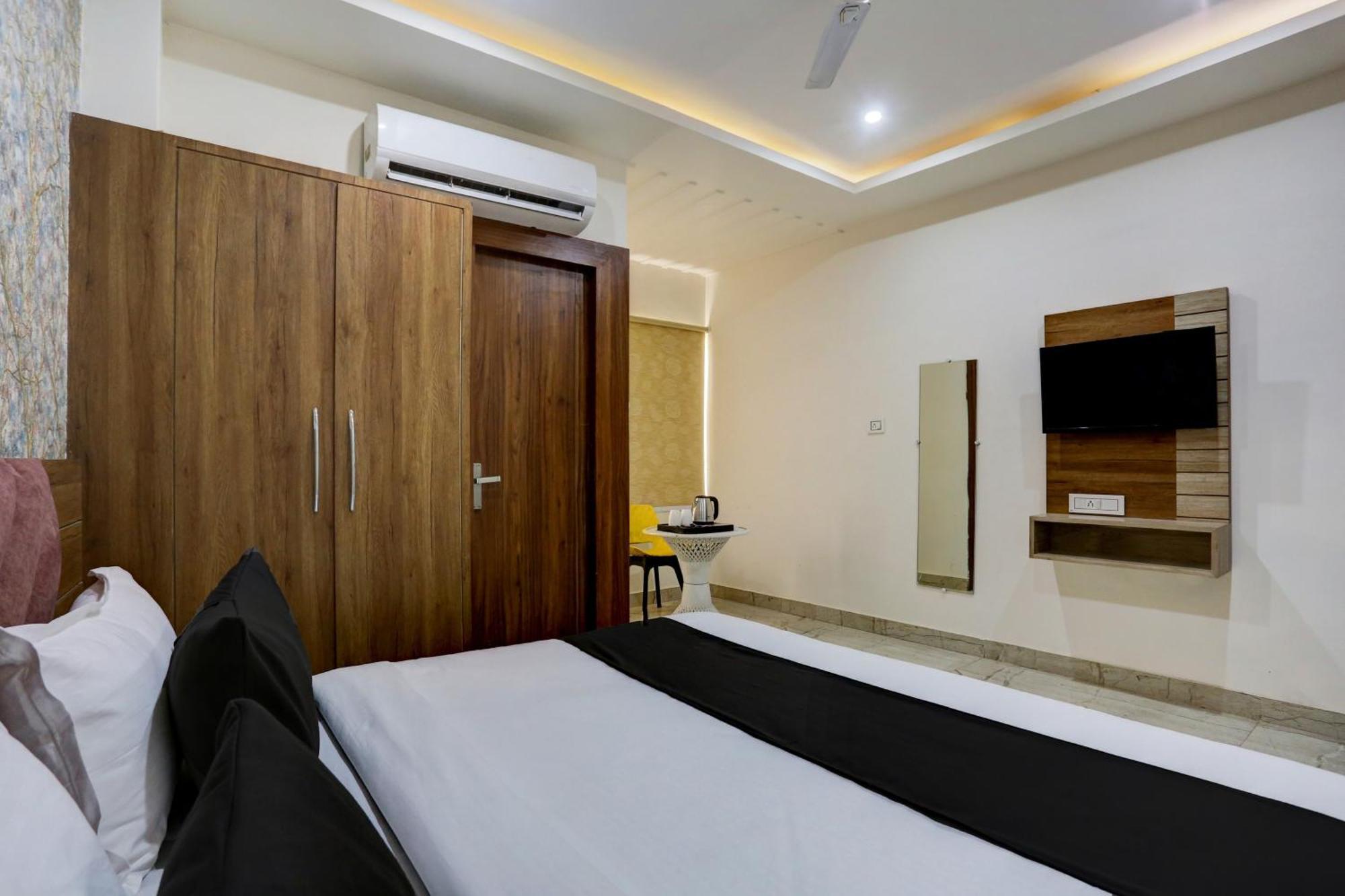 Collection O Jairaj Hotel Alwar Ngoại thất bức ảnh